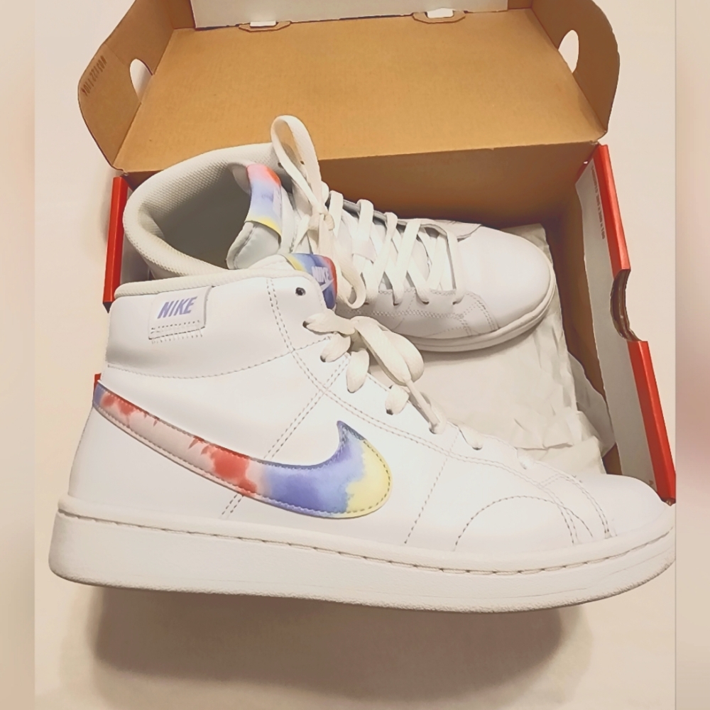 Women's Nike Court Royale 2 Mid